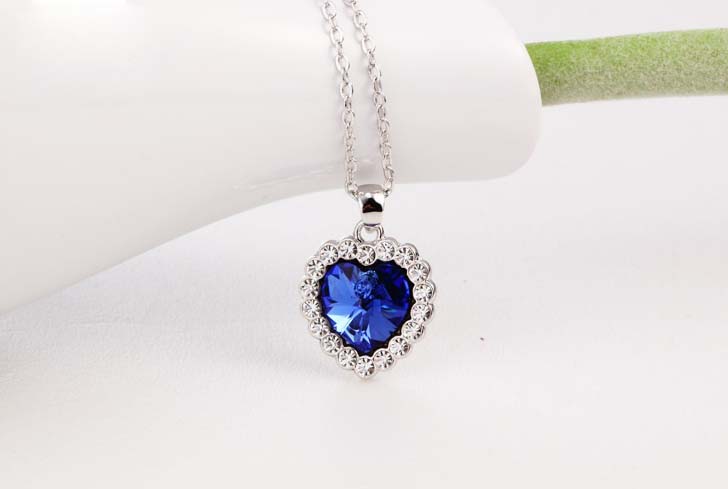 Sea Blue Crystal Pendant Heart-shaped Necklace
